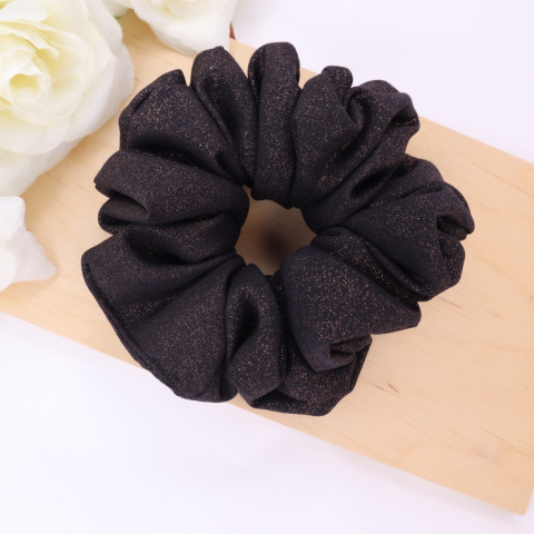 Gumka do włosów - scrunchie L błyszcząca czarna Gumka do włosów - scrunchie L błyszcząca czarna