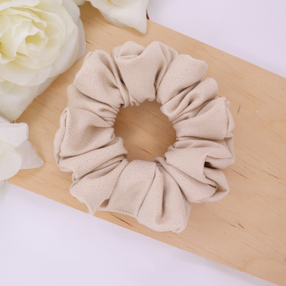 Gumka do włosów - scrunchie M błyszcząca beżowa