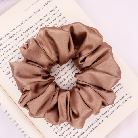Gumka do włosów - scrunchie L ciemny cappuccino Gumka do włosów - scrunchie L ciemny cappuccino