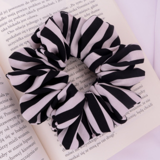 Gumka do włosów - scrunchie L czarno białe paski