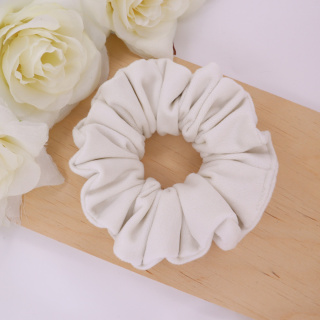 Gumka do włosów - scrunchie M welurowa kremowa
