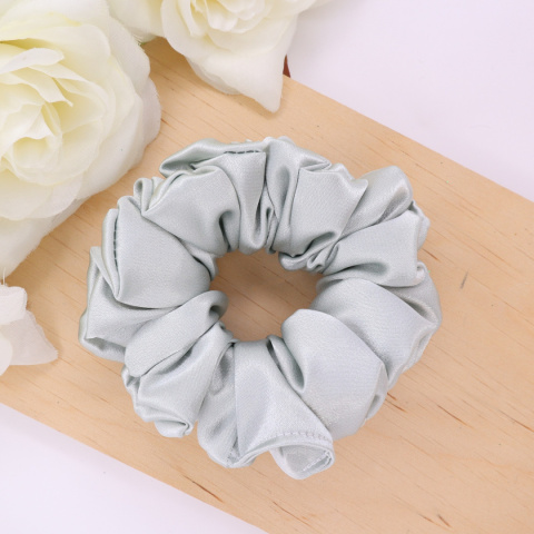 Gumka do włosów - scrunchie M szałwiowa Gumka do włosów - scrunchie M szałwiowa