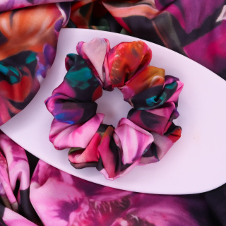 Gumka do włosów - scrunchie M czarna w kwiaty
