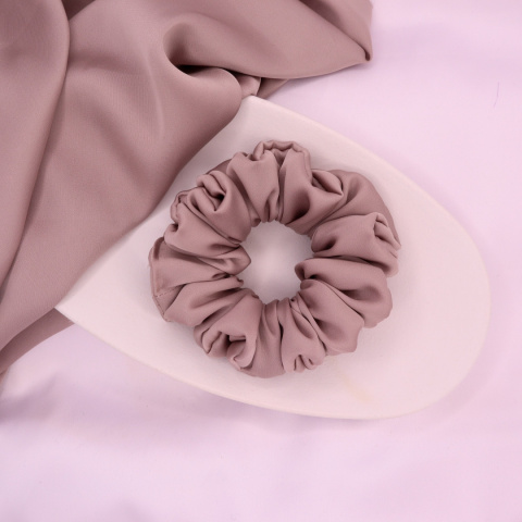 Gumka do włosów - scrunchie M dusty rose Gumka do włosów - scrunchie M dusty rose