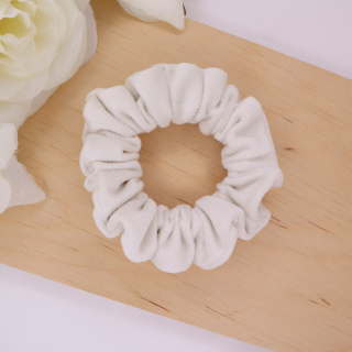 Gumka do włosów - scrunchie S welurowa kremowa