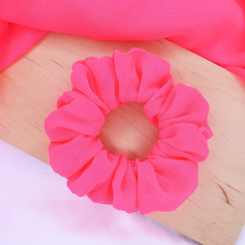 Gumka do włosów - scrunchie szyfonowa M neonowy róż