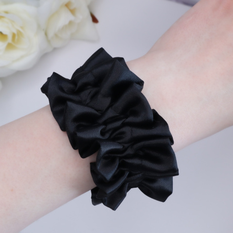 Gumka do włosów scrunchie z falbanką czarna